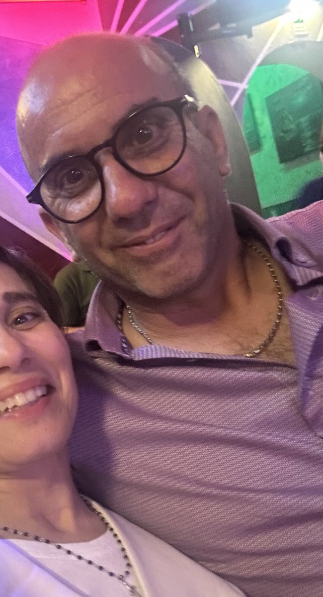 Auguriiiiiiii di cuore Gianniiiiiiii <a href="/GiovanniMa1975/">Giovanni Manuguerra</a> tvb ragazzo dal cuore d’oro ❤️🥳🥳🥳