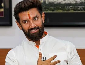 चिराग़ पासवान की पार्टी LJP(R) इस विधानसभा चुनाव में बेहतरीन प्रदर्शन करती नज़र आ रही है।

LJP(R) कुल 29 सीटों पर चुनाव लड़ी थी जिसमें 18 सीटों पर बढ़त बनाई हुई है।

#BiharElection2025