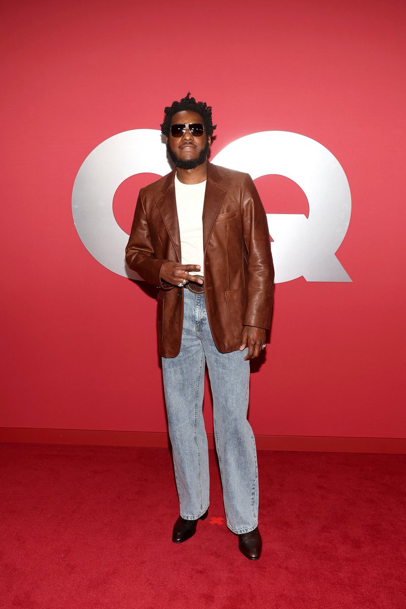 leonbridges's tweet photo. Thank y’all for having me @GQMagazine Men of the Year 🙏🏿

#GQMOTY https://t.co/U7uW8eB4xd