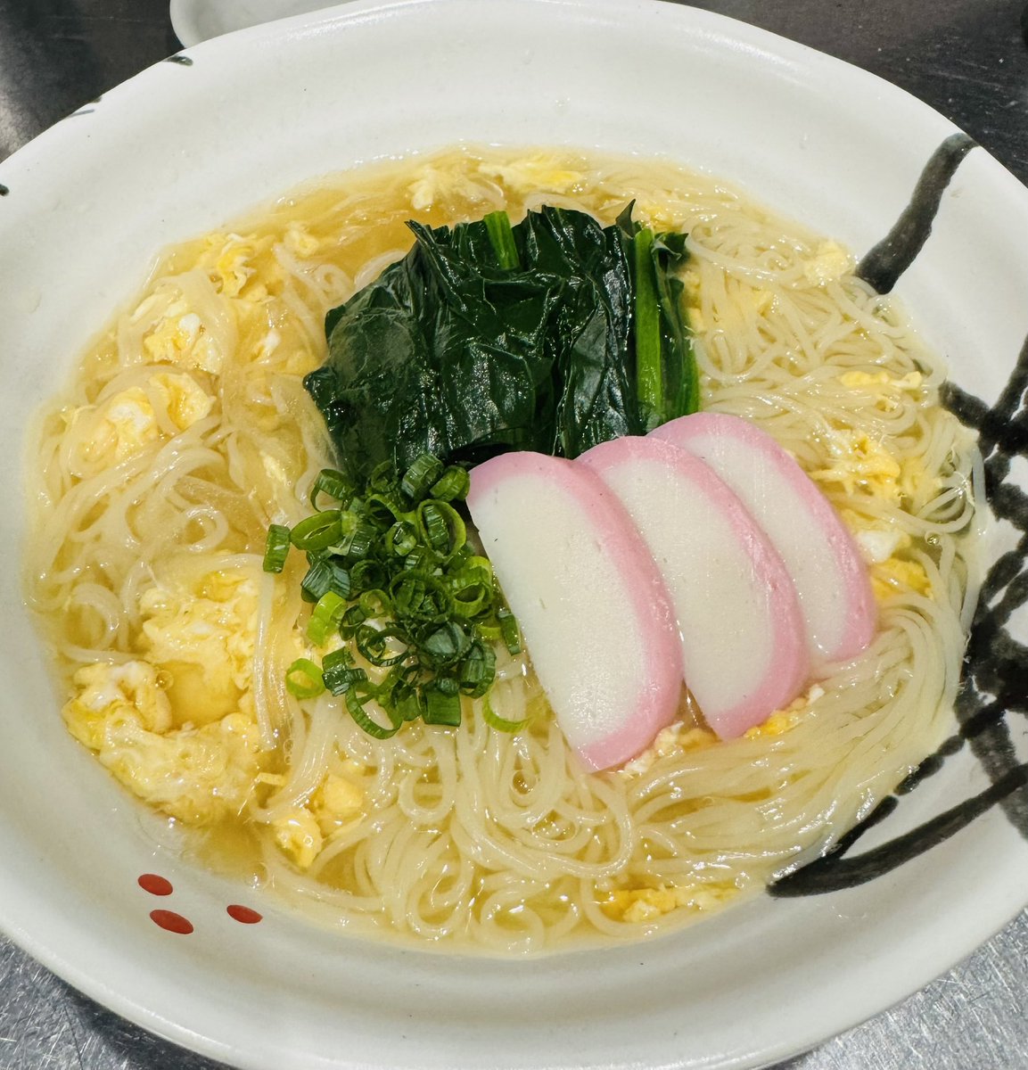 にゅうめん完成❣️
スープの出汁は、
こんぶ
花かつお
白菜
からとった❤️