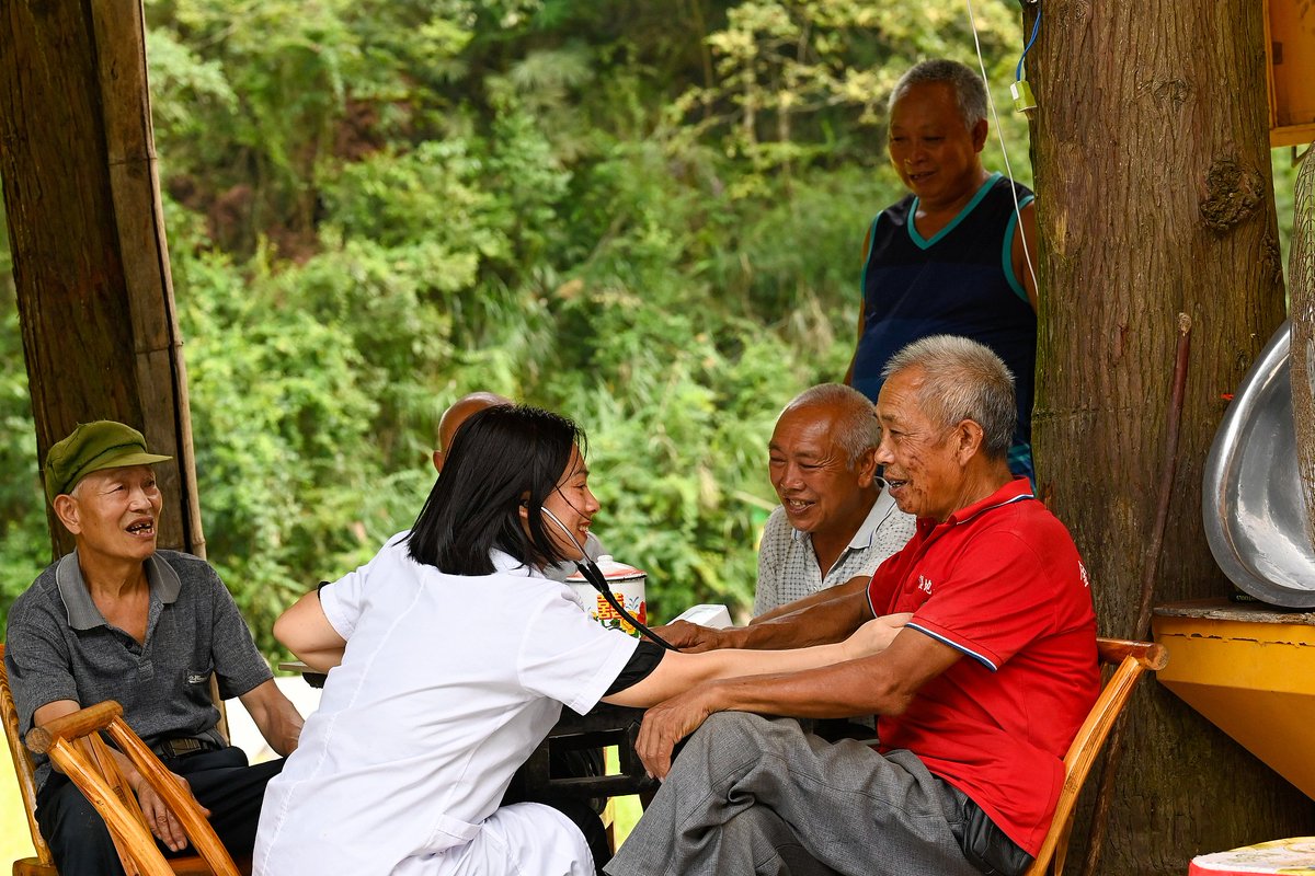 CGTNOfficial's tweet photo. #YourSay Which area of health are you hoping to improve in the next five years? #15thFiveYearPlan
#AI checkups, smart wearables, online medical consultations and growing attention to mental well-being are reshaping how people look after their health. In the coming years, #China aims to build a healthier society through a wide range of measures, including improving public health services, strengthening support for both traditional Chinese medicine and Western medicine, and encouraging more medical innovation.
As everyday healthcare becomes more convenient and people-centered, imagine your own life in the next five years. How would you like to manage your health? What new services or improvements would make it easier for you to stay well? Tell us in the comments!#ChinaBlueprint #ChineseModernization #HighQualityDevelopment