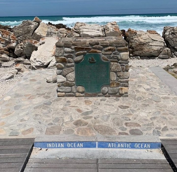 AfricaFirsts's tweet photo. Cape Agulhas in South Africa 🇿🇦 is where the Atlantic Ocean meets the Indian Ocean. https://t.co/IcnKkR1nRV