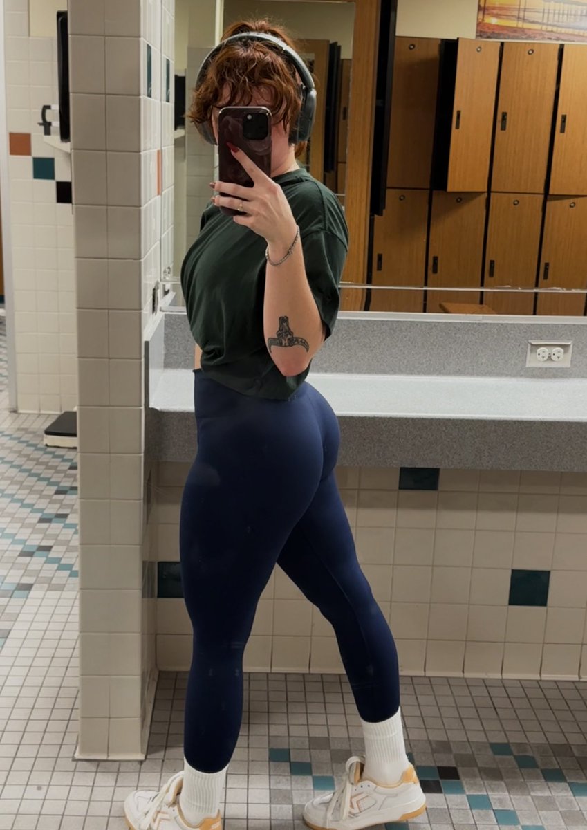 holysheetsdev's tweet image. And ✨pose✨ 💃🏻