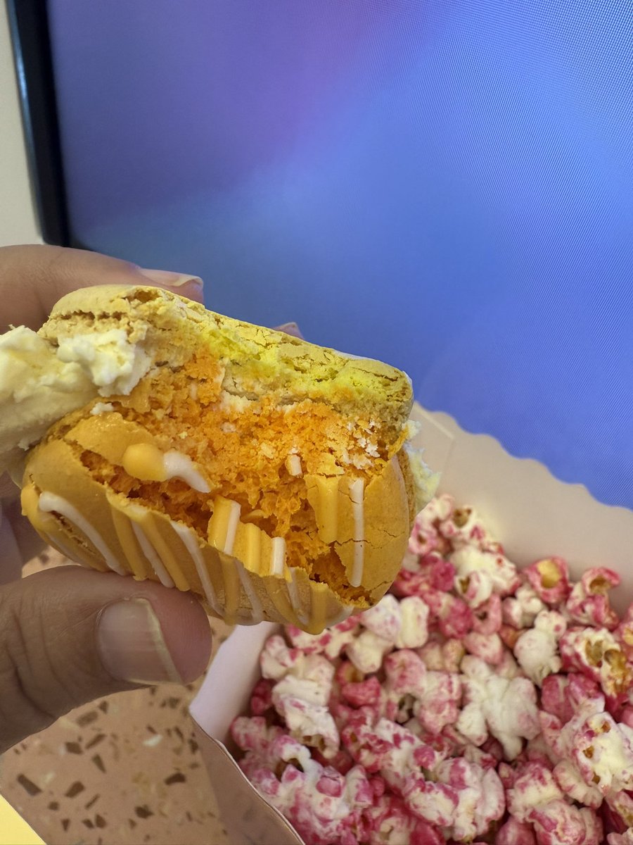 boommy17's tweet image. ใครชอบชีสก็คือต้องเลิฟเลย กัดคำแรกคือชีสสสสสสสส

Popcorn กินเพลินๆ 

#StaySweetStayScreened
#SOURI #SOURIBKK
#winmetawin