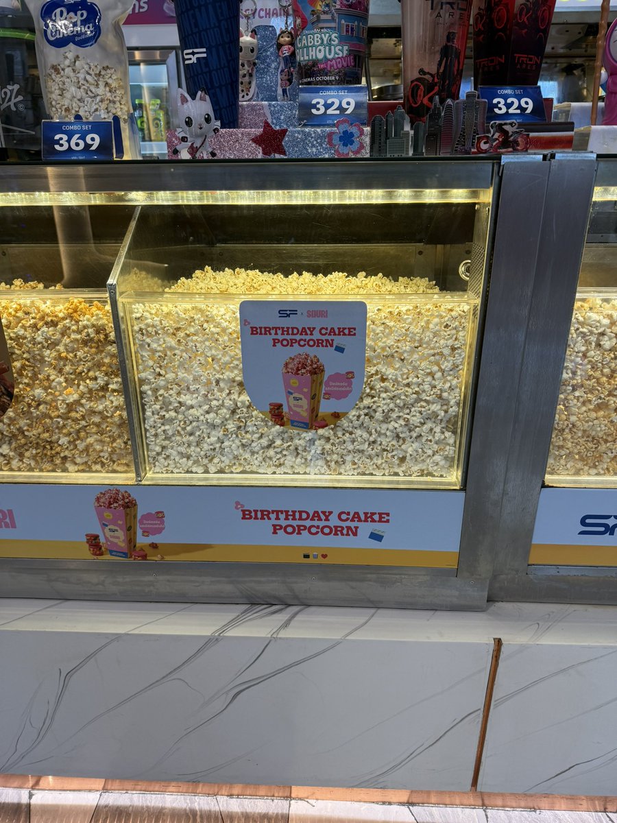 boommy17's tweet image. ใครชอบชีสก็คือต้องเลิฟเลย กัดคำแรกคือชีสสสสสสสส

Popcorn กินเพลินๆ 

#StaySweetStayScreened
#SOURI #SOURIBKK
#winmetawin