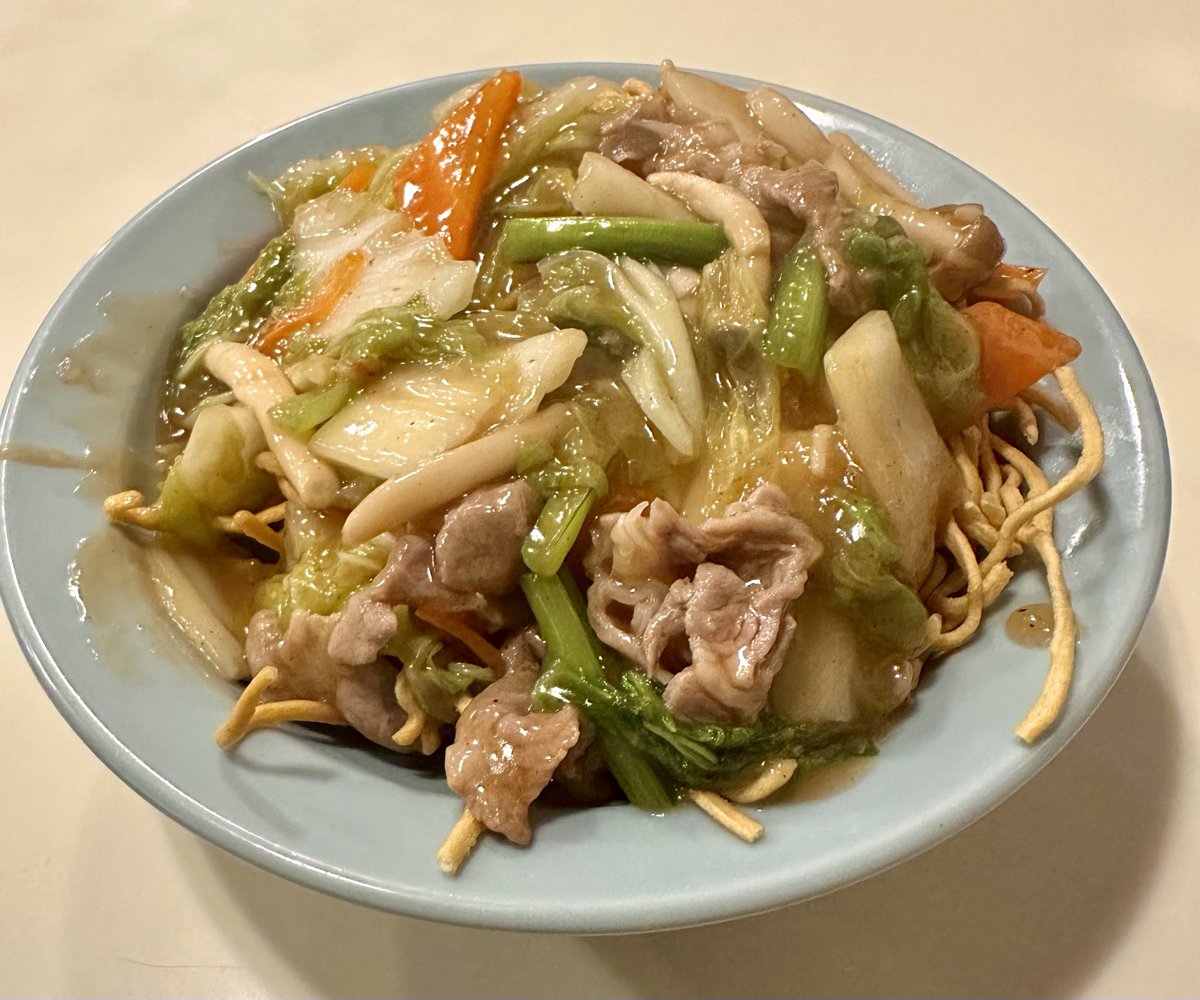 無性にあんかけが食べたくなり 遅めのランチにいただきました 肉野菜