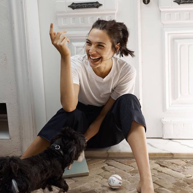 <a href="/Variety/">Variety</a> Here's Gal Gadot *not* electrocuting her dog for likes.