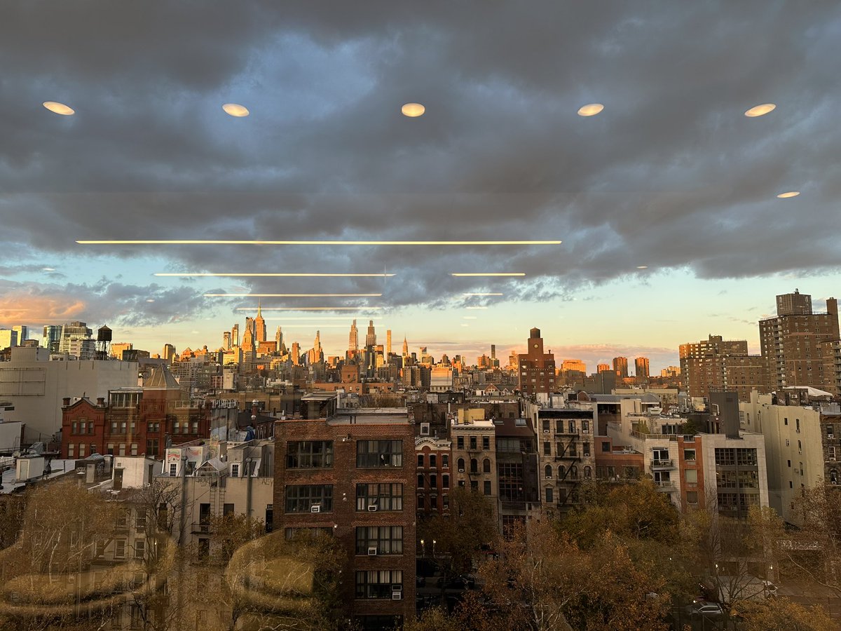 hosting an event in nyc was never on my bingo card, but here we are -

big love to <a href="/SolanaSkyline/">Skyline 🇺🇸/acc</a> and <a href="/incubator/">Solana Incubator</a> <a href="/solanalabs/">Solana Labs</a> for backing us - and massive thanks to our awesome panelists <a href="/jnwng/">jon wong</a> <a href="/RomanTirone/">Roman Tirone</a> <a href="/MolidorShane/">Shane Molidor</a> <a href="/marygooneratne/">Mary Gooneratne</a> <a href="/richardkingxyz/">RichKing | RPS AI</a> <a href="/jlxpayne_/">Julen Payne</a> <a href="/eash0x/">E | Pye</a>

vibes