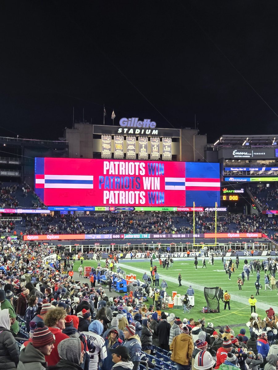 JP2_I985's tweet photo. @Patriots @NFL @TreVeyonH4 W 27-14. #NEforever #TNFonPrime #NEPats https://t.co/9AZukQaJqY