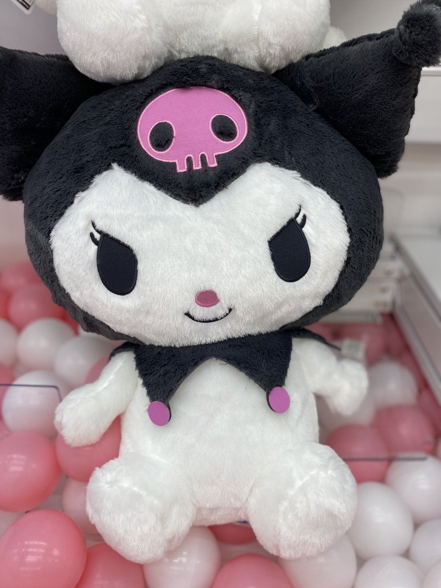 💜新景品入荷情報🖤 クロミ 超超BIGぬいぐるみ ～ふわふわスタンダード