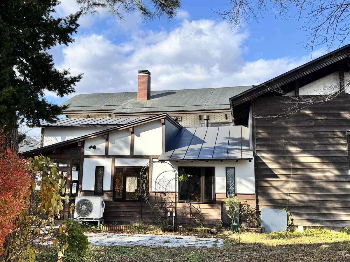 そして会館のすぐ近くに、レトロな可愛いカフェがオープンしてました！
来年はキッチンカーも準備しますが、カフェ”ぺんたとにっく”にもぜひ足をお運びください☕️