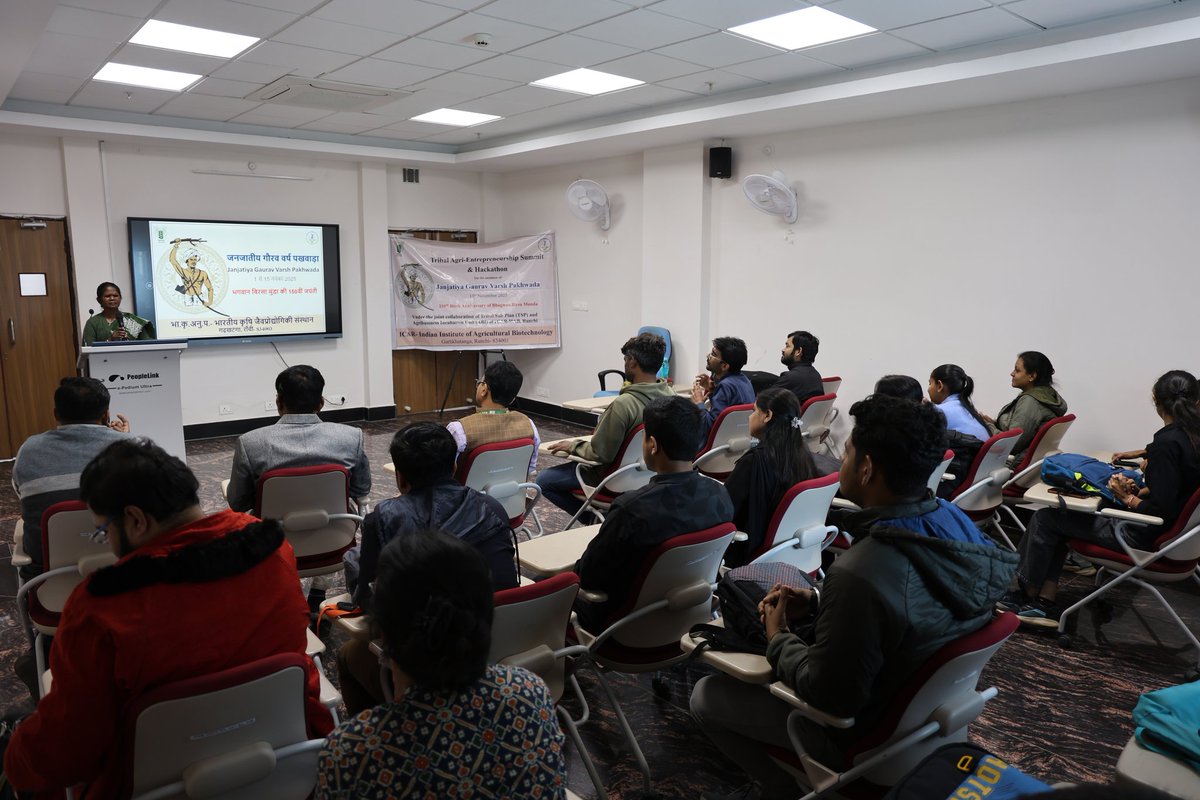 Day 13 | Janjatiya Gaurav Varsh Pakhwada 2025: ICAR-IIAB hosted the Tribal Agri-Entrepreneurship Summit &amp; Hackathon 2025, inspiring students with a powerful agri-entrepreneurship success story and innovative ideas.  #janjatiyagauravpakhwada #tribals #innovation #icar