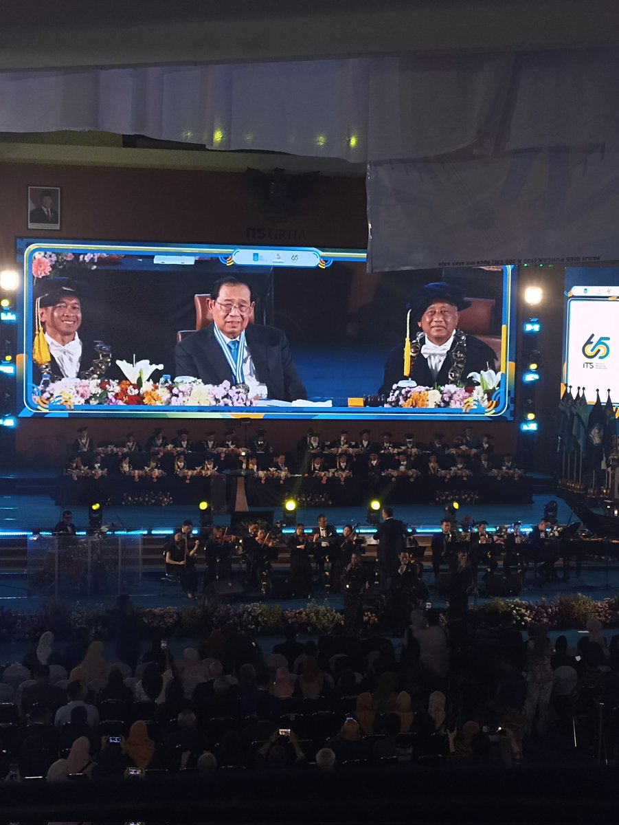 cookiecip's tweet image. another project wrapped!

ITS dies natalis in charge of key visual and all stage visuals art directed by me 🙂‍↕️🙂‍↕️