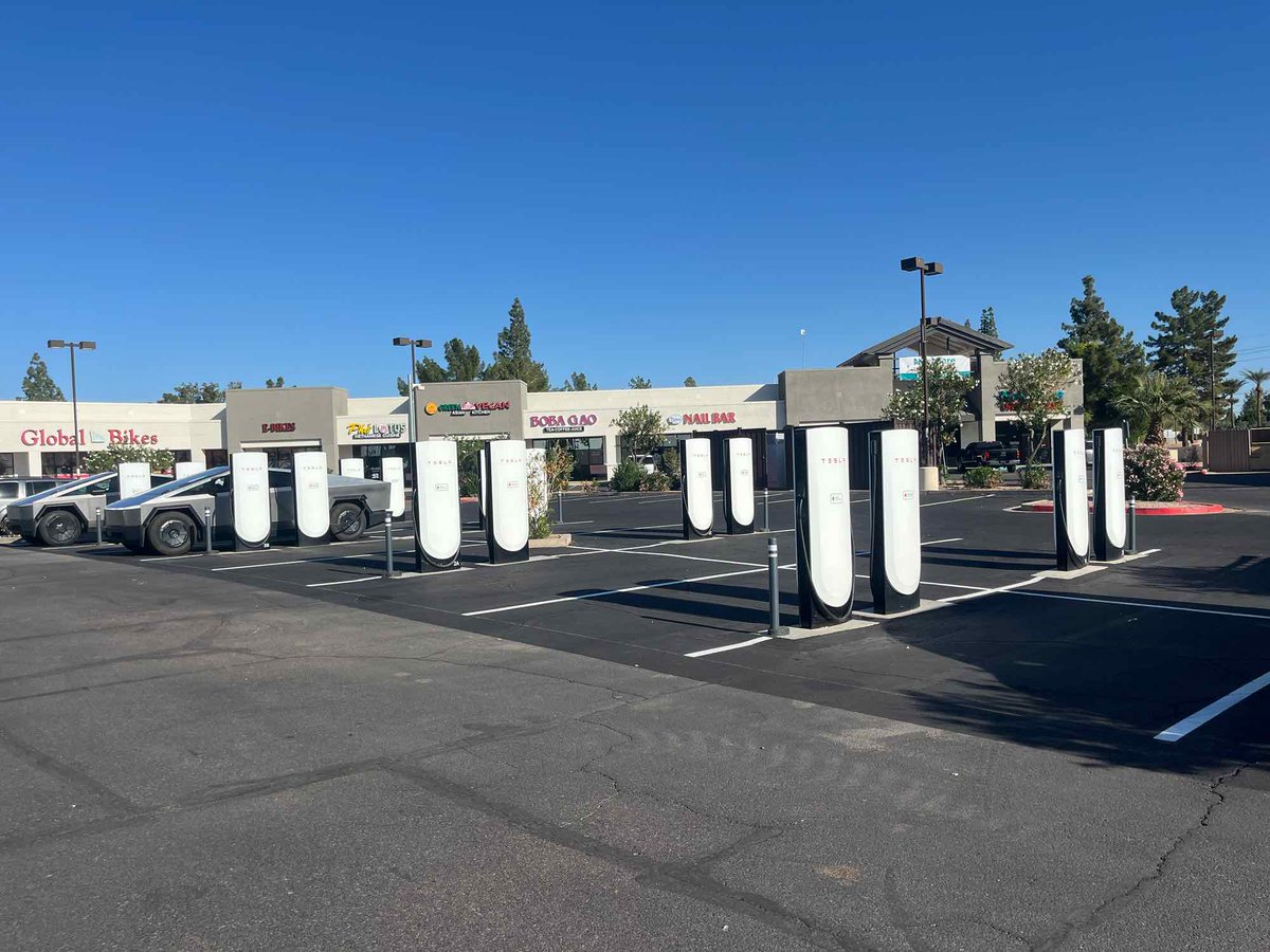 Tesla Charging tweet media