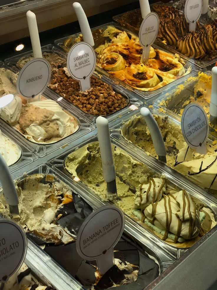 hardcandyIaw's tweet image. what flavor I think each character from the pitt likes to order at an ice cream shop (argetinian edition) 🇦🇷
🧵