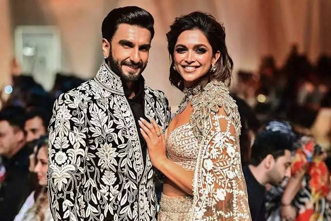 ursniresh's tweet photo. #RanveerSingh On Working WIth Wife #DeepikaPadukone 

“I love working with Deepika. Our on-screen chemistry is so natural.”

“There’s an authenticity there that’s priceless. That really resonates with the audience.” https://t.co/1qpOxvsUoB
