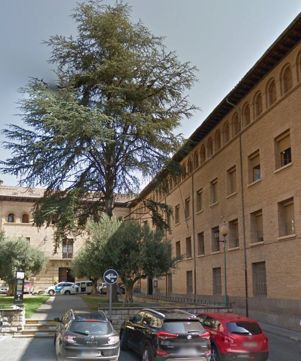 Bueno <a href="/AytoBarbastro/">Ayto Barbastro</a>, ya que está hecha la compra, desde <a href="/EAsemontano/">EA SEMONTANO</a>, esperamos que se utilice para reunir, en un mismo lugar, las diversas oficinas municipales que teneis desperdigadas. 
Un apunte, la iglesia deberíais convertirla, en un espacio multicultural.