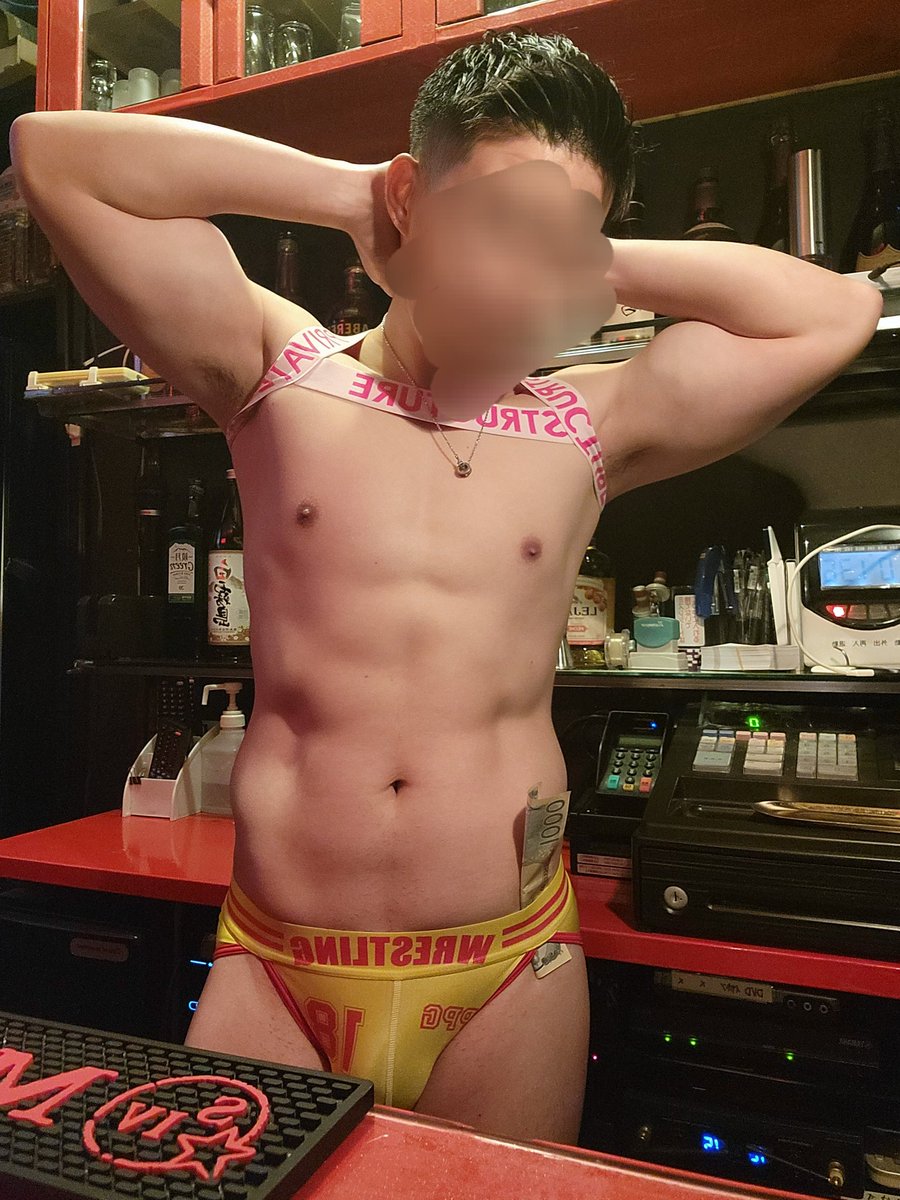 こんにちは！
ニックです♪
本日と明日、遂に周年パーティー開催です✨
4000円飲み放題！
今年はGOGOさんやドラァグクイーンさんもお迎えしてくださいます😍
1000円で演者やスタッフと乾杯もできますので、ドリンクやチップをあげて推し活も楽しんでいただけると嬉しいです♪
Open19:00
Close25:00