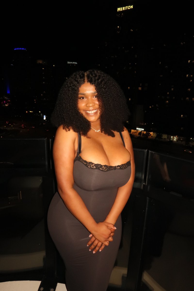 venus__7777's tweet image. I love my hair like this