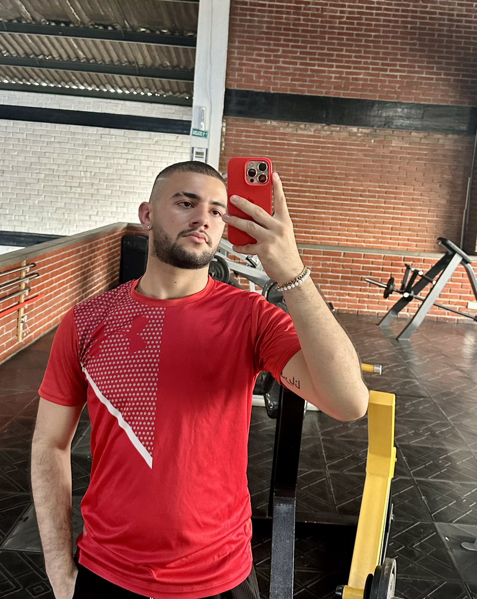 maximusdick_'s tweet image. 💪🏻