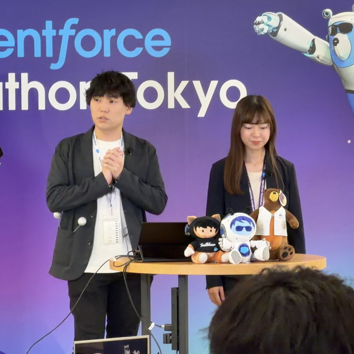 SalesforceDevJP's tweet image. #Agentforce Hackathon Tokyo、続いてのプレゼンは EP-AI コンシェルジュプロジェクトチーム さんです！
Agentforce を活用した対話型 AI「AICON」は、顧客体験の向上と業務効率化のため、引越し手続きなどで必要な本人確認から住所変更まで、チャットで柔軟な対話を可能にします！
#AHT2025