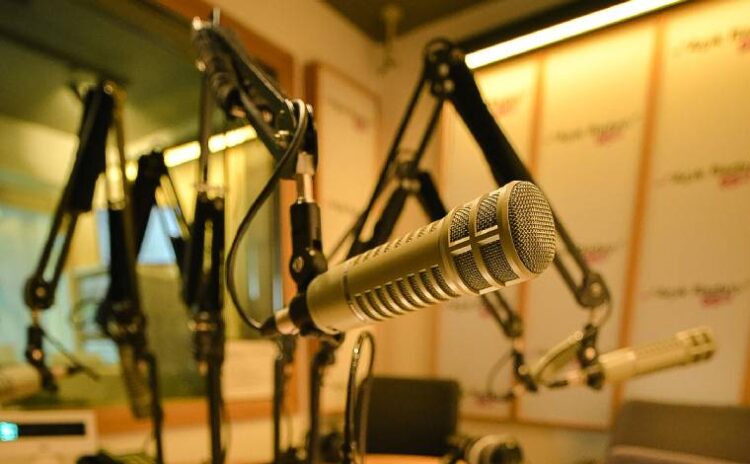 Kopuk Bağlar'da bugün radyonun en kadim tanıklarından biri olan mikrofonu konuşuyoruz.

Apaçık Radyo’nun 30. yılına özel bu programda canlı yayındayız. 
Çok yaşa Apaçık Radyo — hep açık kal!

Kopuk Bağlar her cuma 14.00'da <a href="/acikradyo/">Apaçık Radyo</a>'da 🌿