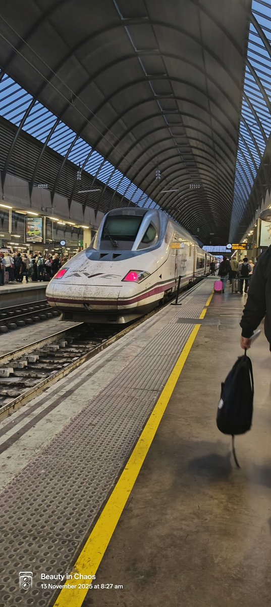 chao_mbogho's tweet image. Yesterday I took the high speed train from Sevilla to Barcelona. 😄 Let's just say that modern and accessible public transport is a very very good thing.
