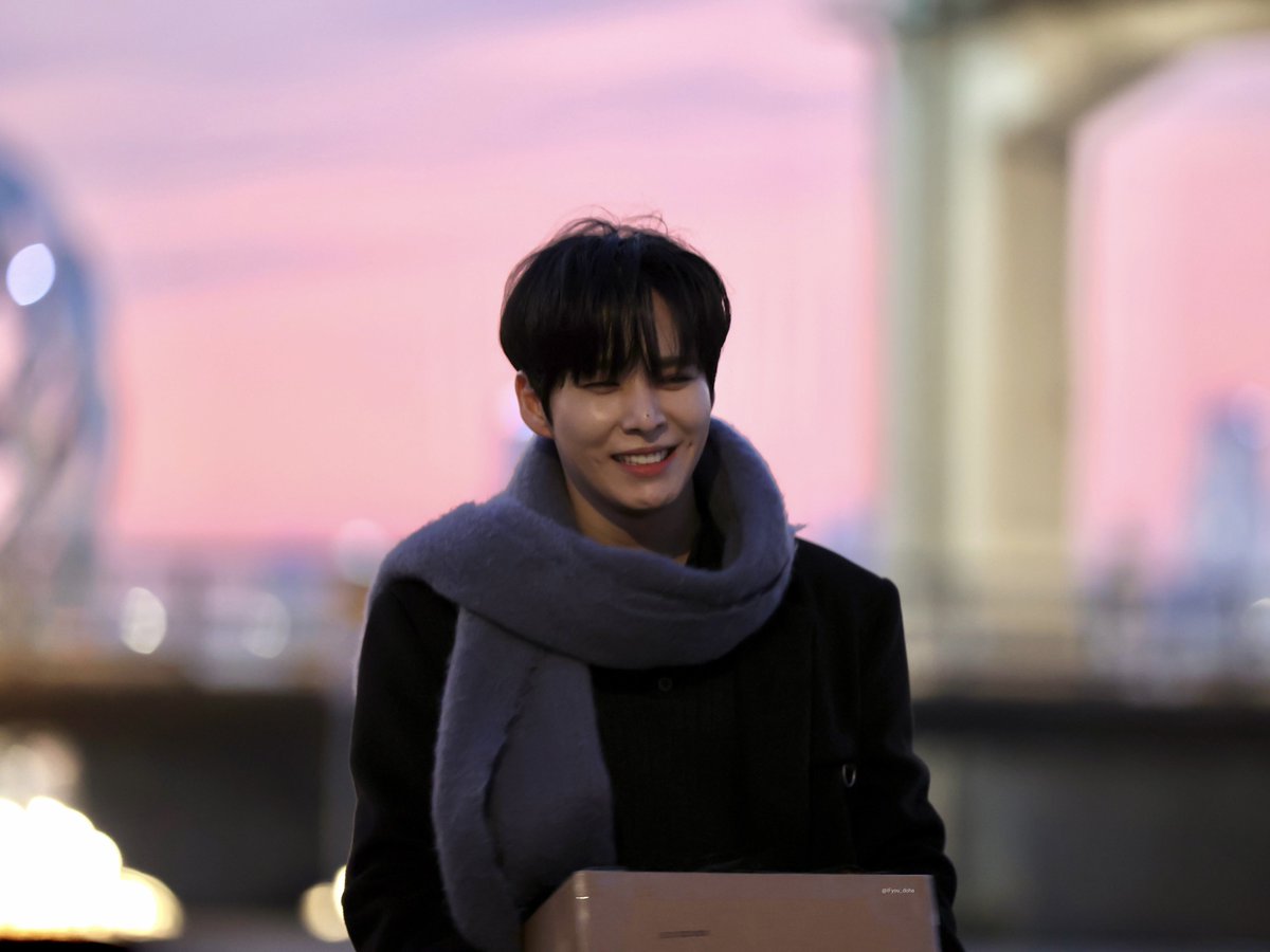 IFyou_doha's tweet photo. 251113 한강 버스킹💫
#박도하 #parkdoha https://t.co/sZFn2a8r01
