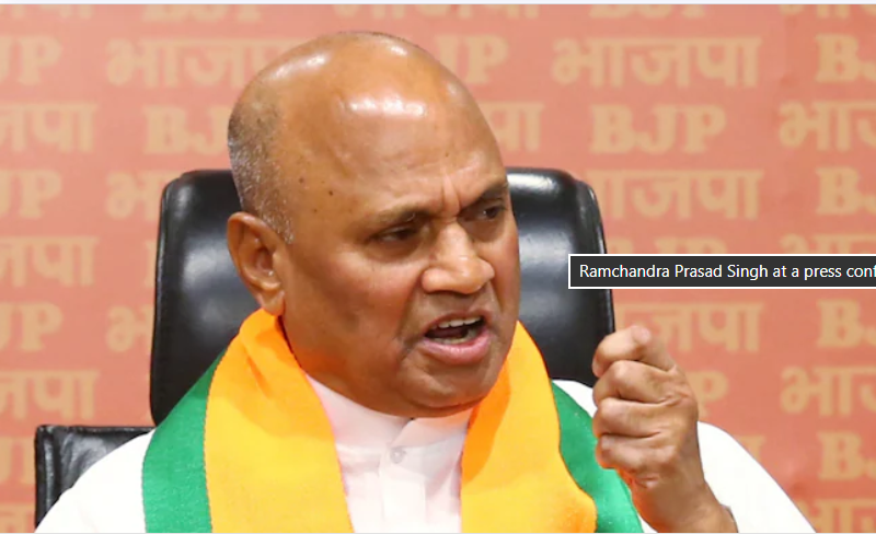 SHASHIBALAPTEL's tweet photo. Ramchandra Prasad Singh (RCP Singh) — once considered Nitish Kumar’s most trusted man, now busy searching for a new ‘Ram’ of his own. 🤔 #BiharElection2025 #ElectionUpdate 
Kya se Kya ho gaya
ek dailog yad aagya Tera kya hoga re kaliya https://t.co/qC3lCOrSGs