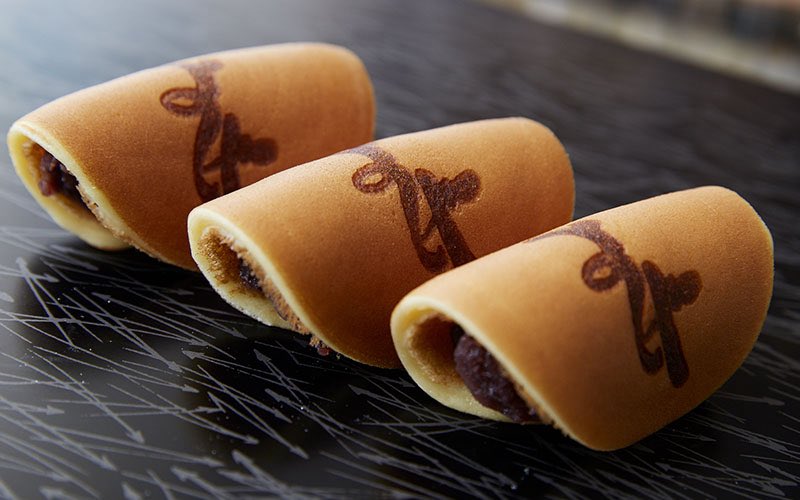 ／
👨🏻‍🍳木挽町よしや 感謝祭🎁
11月24日（月・祝）まで開催します。
＼

日頃の感謝を込めて『よしやのどら焼き』
8個入りを10名様にプレゼント致します。

<参加方法>
① ＠kobikicho_y をフォロー
②この投稿をリポスト♻️

東京・木挽町のどら焼きを
ぜひご賞味ください。

#木挽町よしや 👨🏻‍🍳