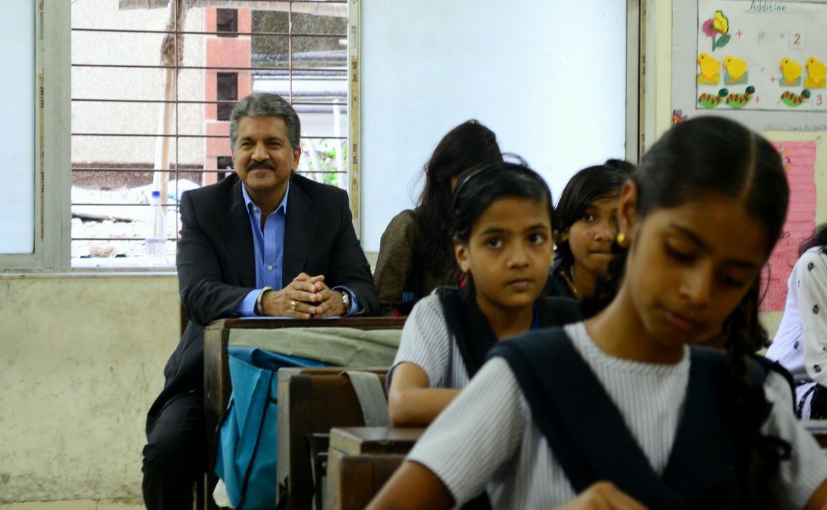 anandmahindra's tweet image. The greatest gift you can give yourself as an adult is to never let go of the child within 

The child who asks, wonders, explores, and believes

Happy Children’s Day

(Pic from a classroom of @NanhiKali students)

#ChildrensDay