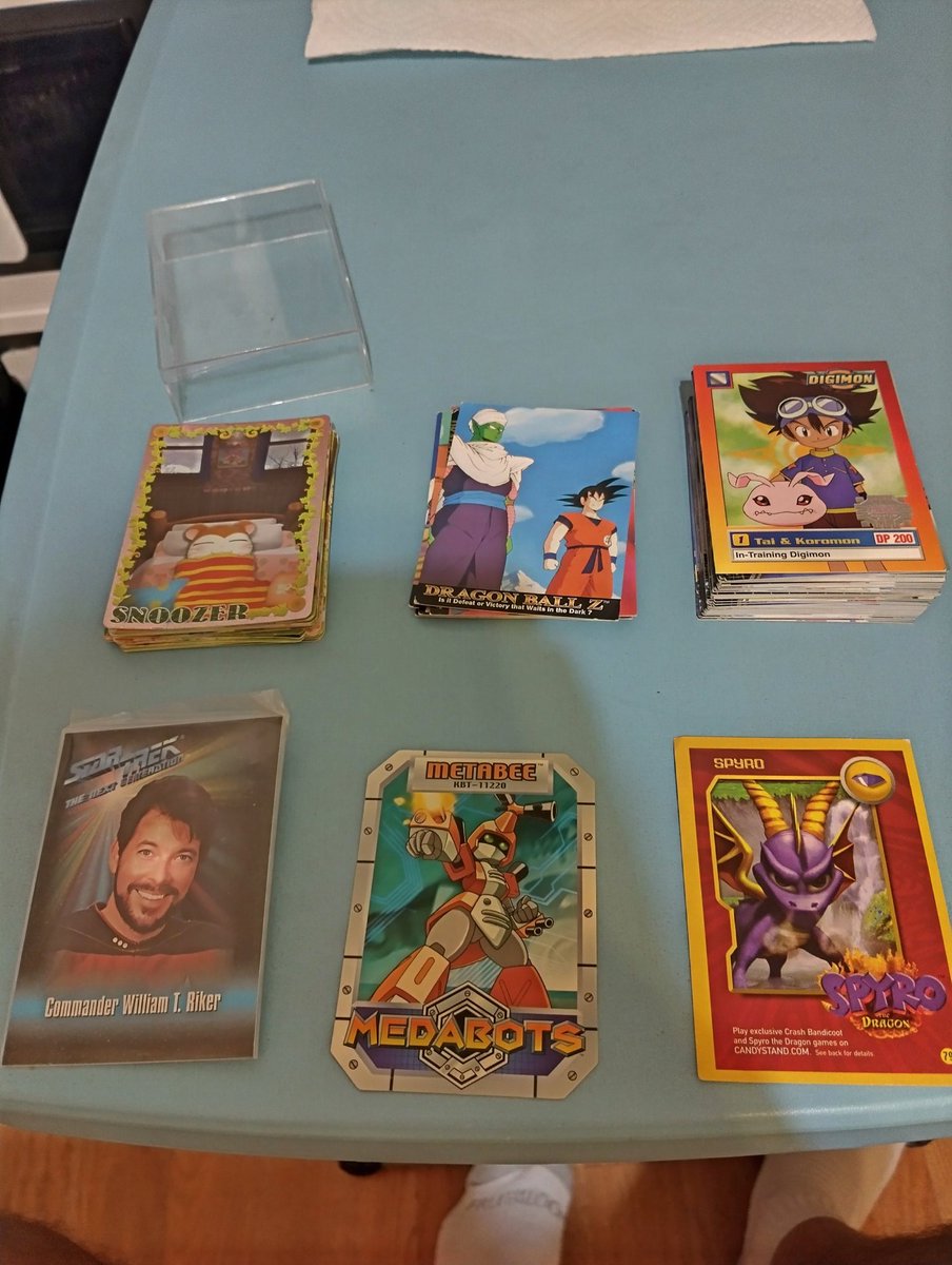 surferbrg's tweet photo. Ok totally forgot about these misc cards. Besides Hamtaro, Dragon Ball Z and Digimon.
We're did Commander Riker come from, Spyro and metabee from medabots.
#tradingcards #medabots #digimon #spyro #dragonballz #spyro #hamtaro #startrektng #commanderriker https://t.co/05NCIN3It5