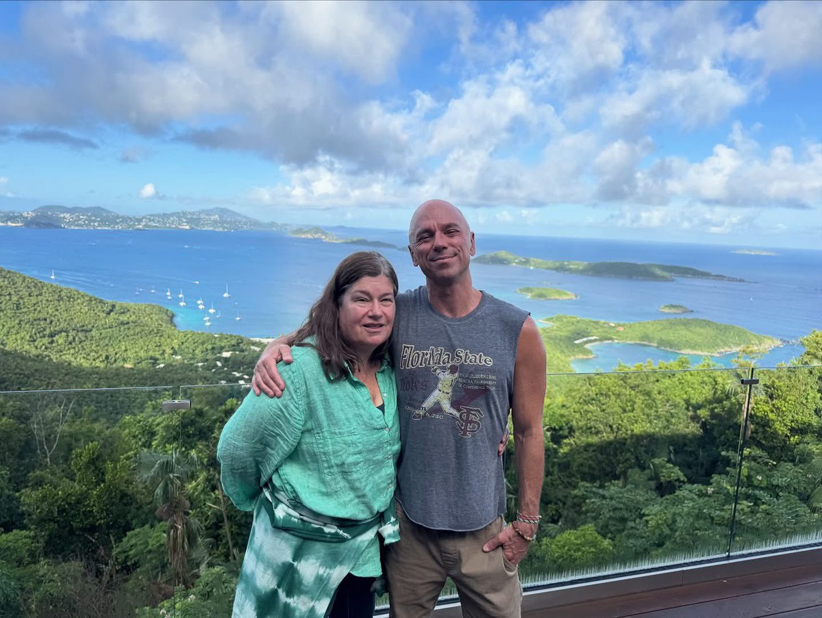 Kenny Chesney has good taste in clothing, don’t ya say <a href="/FSUBaseball/">FSU Baseball</a>?!!! 😉 #GoNoles 🍢