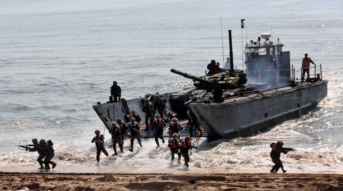 geofrontlinetv's tweet image. Here are some images of Western Naval Command of the Indian Navy participating in the tri‑service exercise Exercise Trishul (TSE‑2025) involving land, air and sea operations. #TSE2025
