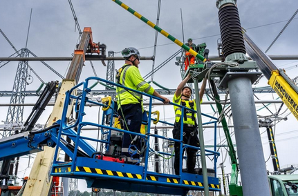 Netbeheerders, aannemers en de overheid werken samen om de uitbreiding van het stroomnet te versnellen. Samen willen ze zorgen voor 5.000 extra technische vakmensen in 2030 met het Opschalingsplan 2030.
Nieuwsbericht <a href="/netbeheerNL/">Netbeheer Nederland</a> ⤵️ 
ap.lc/sqIzD