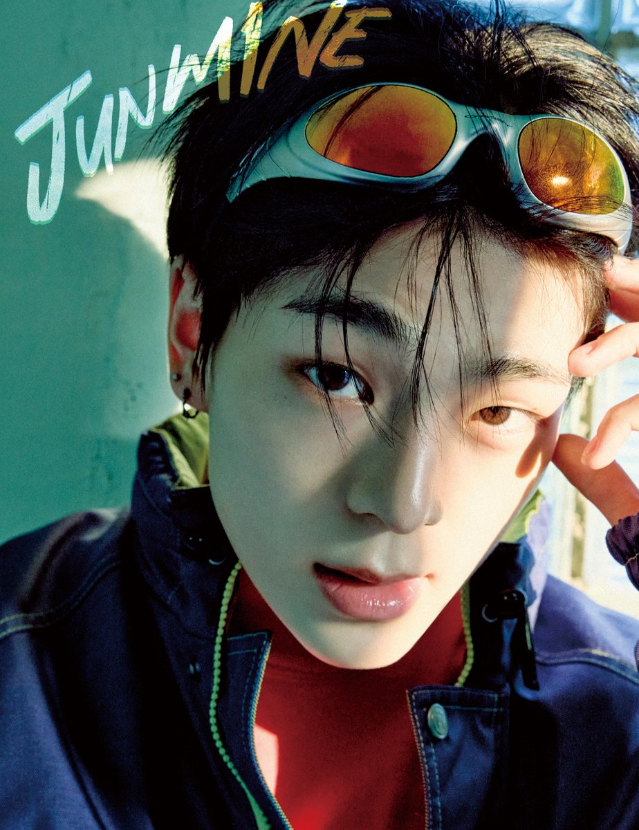 📢新商品情報✨】 . Esquire KIM JUNMIN PHOTOBOOK [JUNMINE] フォト