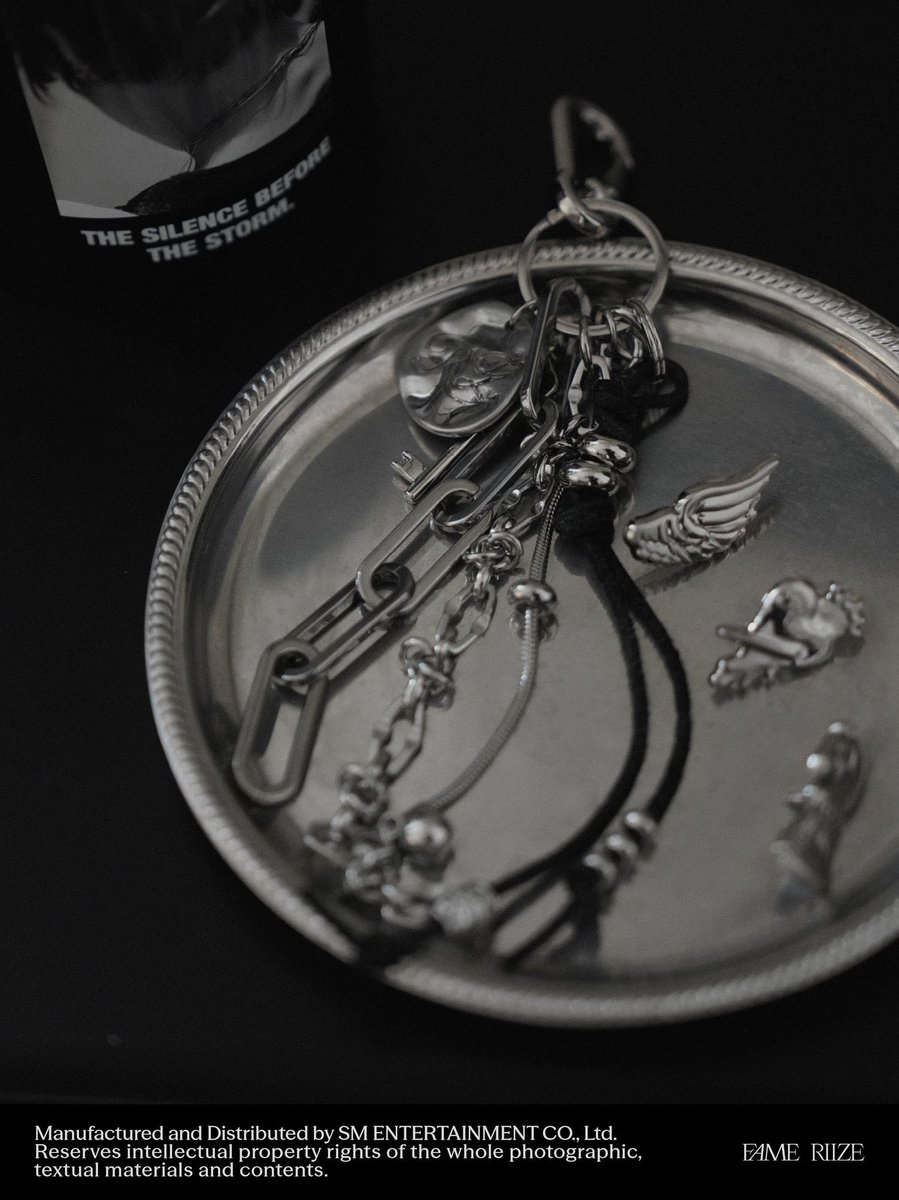 RIIZE “FAME” exhibition merch
