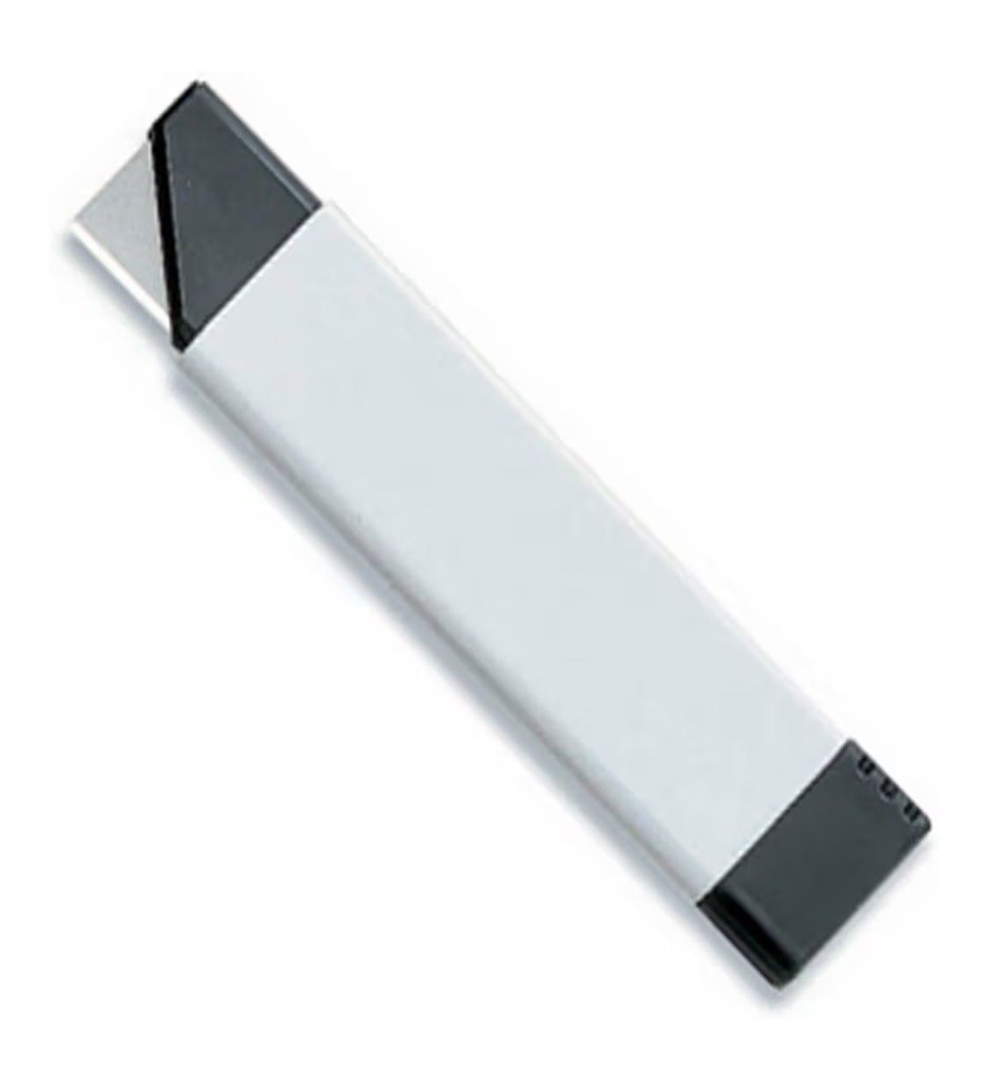 gotaunya96's tweet image. これ日本では発売されていない
でもこれを入社の時に支給する
企業が有る　他のカッターを持っていても必ず携帯してないと注意を受けたなぁ

未だ今も使っているのだろうか？
そこやめて大分経つが今も使っている

#OLFA