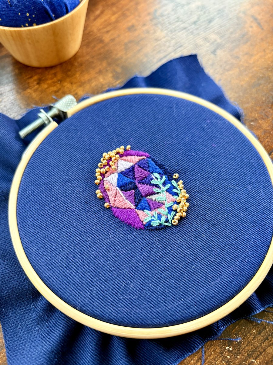 yu___z様専門ページ 夜更けの空みたいで綺麗すぎるし色の構成がとても幻想的かつ天才的すぎる。