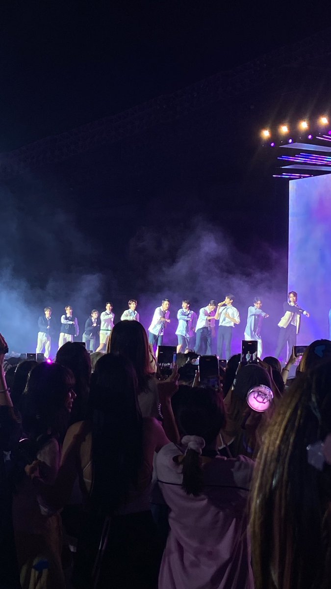ppueng_ory's tweet photo. ผมคิดถึงคุณ ราชมังคลา https://t.co/zMentOUCZq