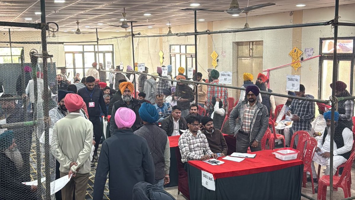 JagbaniOnline's tweet photo. ਤਰਨਤਾਰਨ ਜ਼ਿਮਨੀ ਚੋਣ ਲਈ ਵੋਟਾਂ ਦੀ ਗਿਣਤੀ ਜਾਰੀ, ਲਗਾਤਾਰ ਜਿੱਤ ਵੱਲ ਵੱਧ ਰਹੀ 'ਆਪ'
#Counting #resultlive #Tarntaran #byelection https://t.co/YHwpqq1ekL