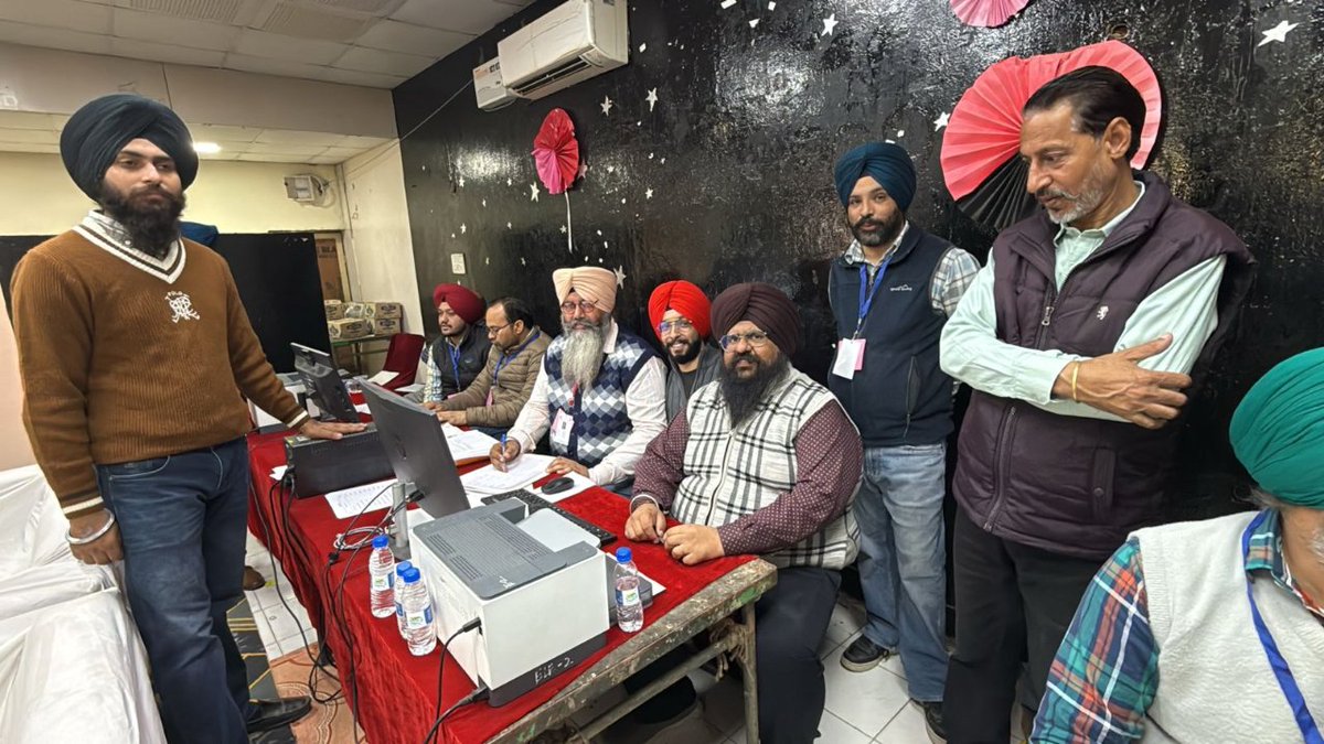 JagbaniOnline's tweet photo. ਤਰਨਤਾਰਨ ਜ਼ਿਮਨੀ ਚੋਣ ਲਈ ਵੋਟਾਂ ਦੀ ਗਿਣਤੀ ਜਾਰੀ, ਲਗਾਤਾਰ ਜਿੱਤ ਵੱਲ ਵੱਧ ਰਹੀ 'ਆਪ'
#Counting #resultlive #Tarntaran #byelection https://t.co/YHwpqq1ekL