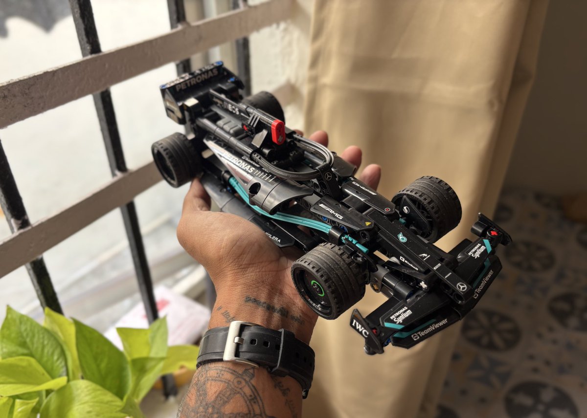 sarthakcreates's tweet image. turned 23 today and gave myself a small birthday present &amp;lt;3