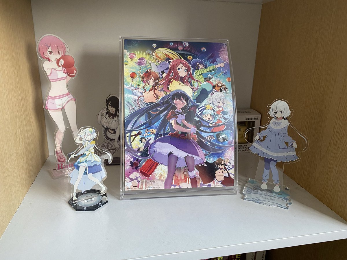 セリアにA5のスタンド探しに行ったらシンプルでめっちゃ良いのあった！