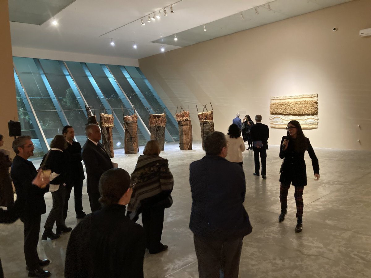 Catalunya_MX's tweet image. Hoy se inauguró la exposición ‘Mis caminos terrestres’ de Marta Palau en el @muac_unam, una retrospectiva de la artista catalano-mexicana curada por Imma Prieto del @MuseuTapies y Amanda de la Garza. Este proyecto contó con el apoyo decisivo del @IRLlull