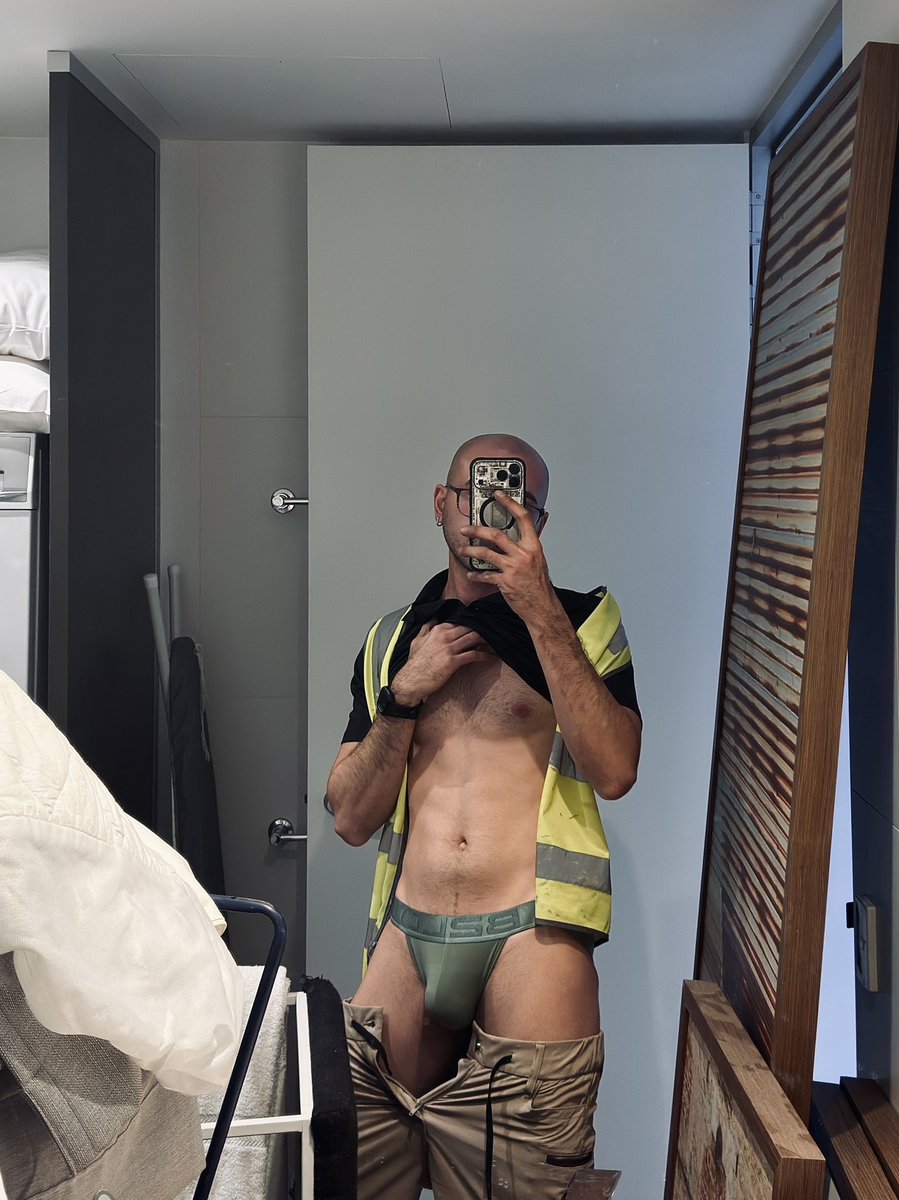 ___arcano___'s tweet photo. 👷‍♂️ https://t.co/NybRy6liGA