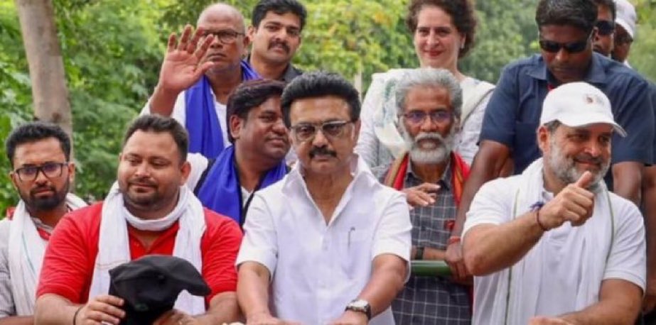 படிச்சி படிச்சி சொன்னோம்க 😳

கேக்கலையே