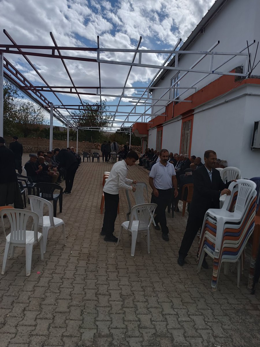 Korkmamanın anahtarı kaybedecek hiçbir şeyin olmamasıdır. Kaybedecek hiçbir şeyin olmamasının tek yolu ise, en başından beri bu dünyadaki hiçbir şeyin sana ait olmadığını fark etmektir.