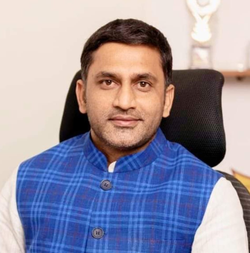 chennibjp's tweet image. ಕರ್ನಾಟಕ ಭಾರತೀಯ ಜನತಾ ಪಕ್ಷದ ರಾಜ್ಯ ಪ್ರಧಾನ ಕಾರ್ಯದರ್ಶಿಗಳು ಹಾಗೂ ಮಾಜಿ ಶಾಸಕರಾದ ಶ್ರೀ @preethamgowda_j ಅವರಿಗೆ ಹಾರ್ದಿಕ ಜನ್ಮದಿನದ ಶುಭಾಶಯಗಳು!

ತಮಗೆ ಮತ್ತಷ್ಟು ಯಶಸ್ಸು, ಸಾರ್ಥಕತೆ, ಉತ್ತಮ ಆರೋಗ್ಯ, ಸುಖ-ಶಾಂತಿ ಮತ್ತು ನೆಮ್ಮದಿಯನ್ನು ದಯಪಾಲಿಸಲಿ ಎಂದು ಪ್ರಾರ್ಥಿಸುತ್ತೇನೆ.