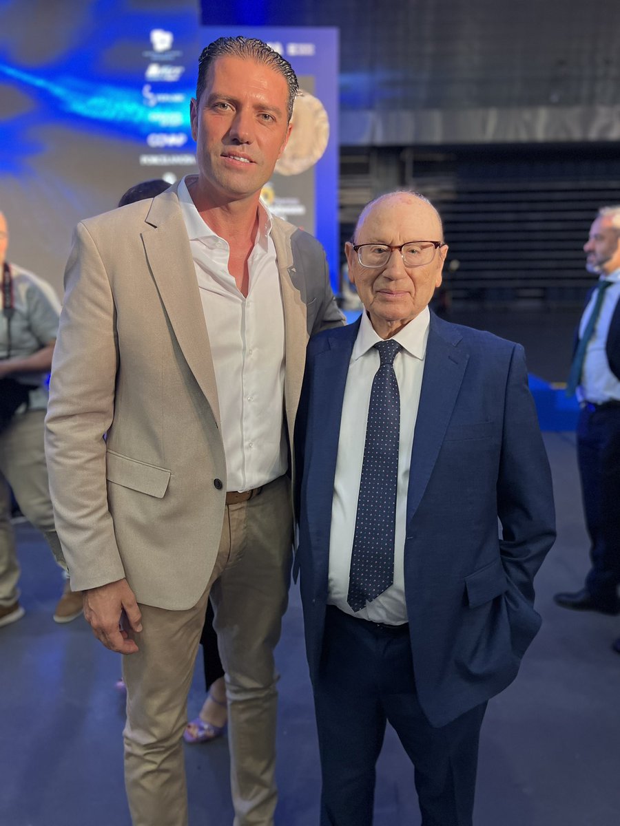 Nos ha dejado uno de los más grandes, DEP….MAESTRO!!#Fosforito